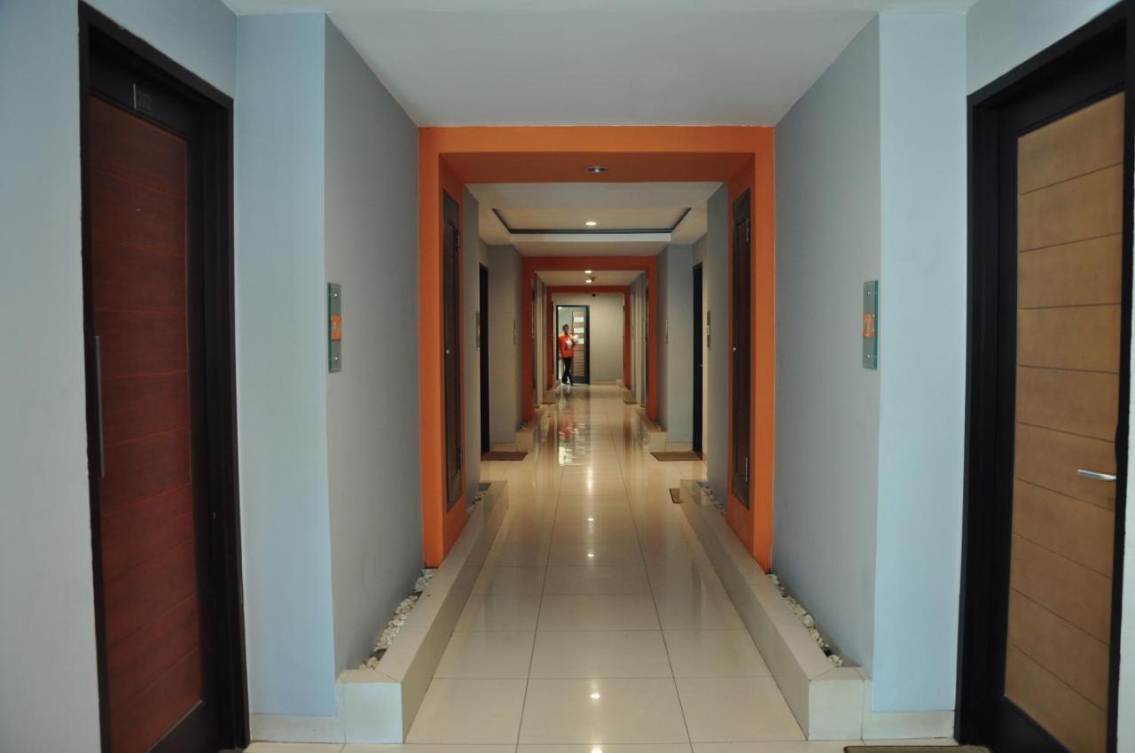 Orange Inn Hotel Mangga Besar Giacarta Esterno foto